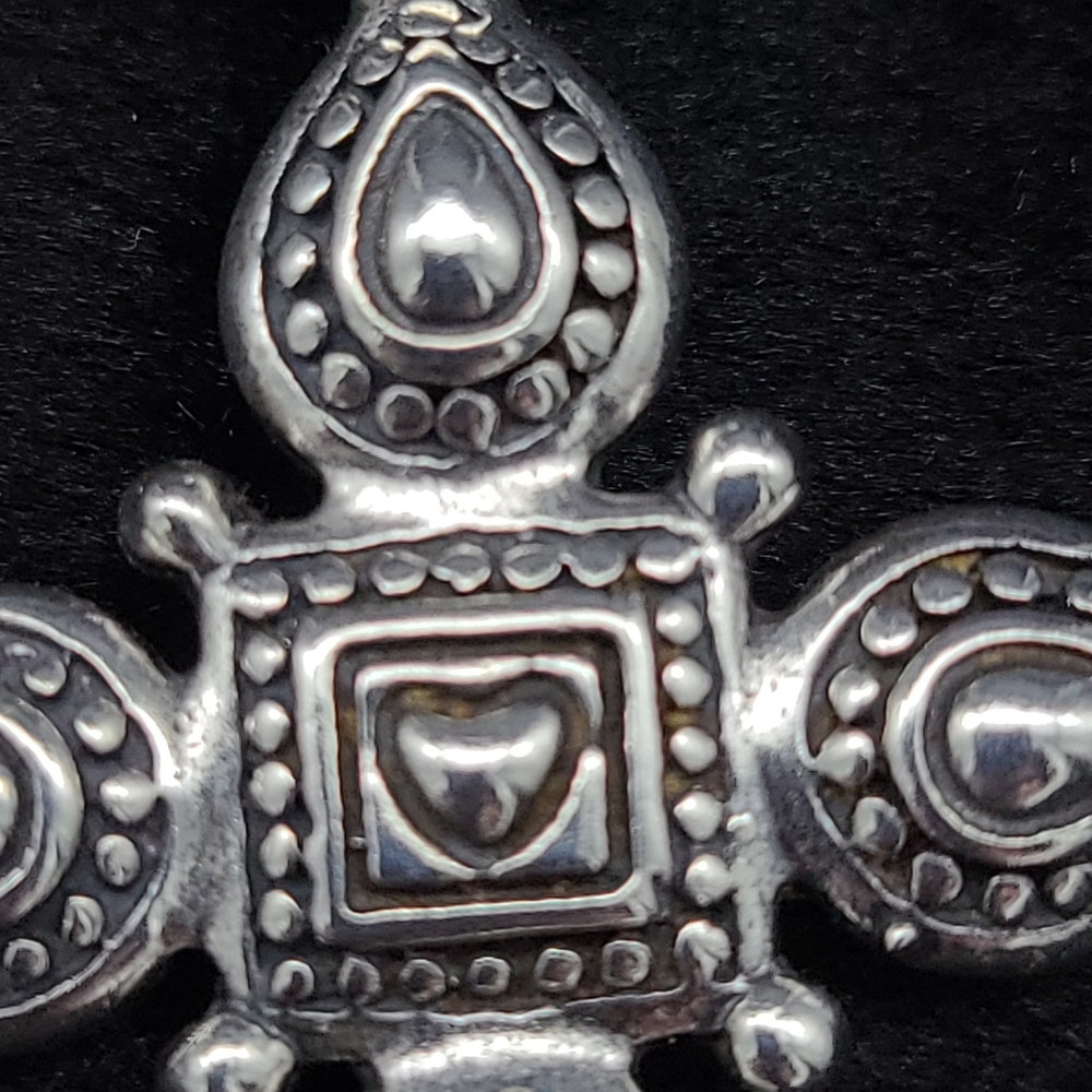 Vintage QT Sterling Silver Maltese Cross Pendant - Picture 3 of 7